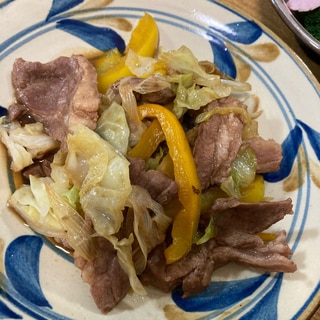 ラム肉とキャベツの炒め物